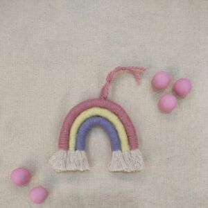 μπομπονιέρα μακραμέ ουράνιο τόξο